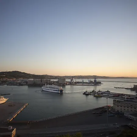 Palazzo Torriglioni Apartamento Ancona